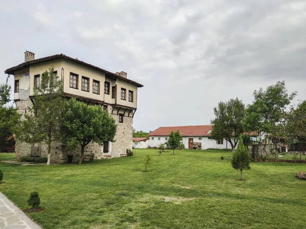 Bulgaristan 'ın Filibe Bölgesi, Saint Nedelya' ya adanmış Ortaçağ Arapovo Manastırı