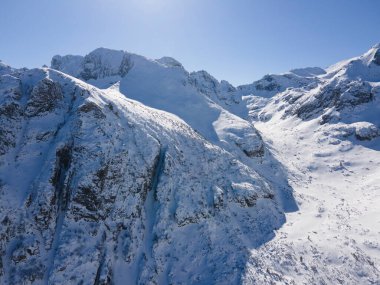 Bulgaristan 'ın Malyovitsa zirvesi yakınlarındaki Rila Dağı' nın şaşırtıcı kış manzarası
