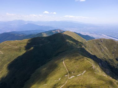 Bulgaristan 'ın Blagoevgrad bölgesindeki Belasitsa Dağı' nın şaşırtıcı hava manzarası