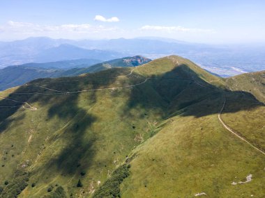 Bulgaristan 'ın Blagoevgrad bölgesindeki Belasitsa Dağı' nın şaşırtıcı hava manzarası