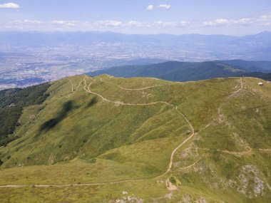 Bulgaristan 'ın Blagoevgrad bölgesindeki Belasitsa Dağı' nın şaşırtıcı hava manzarası