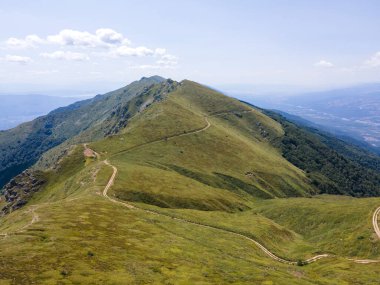 Bulgaristan 'ın Blagoevgrad bölgesindeki Belasitsa Dağı' nın şaşırtıcı hava manzarası