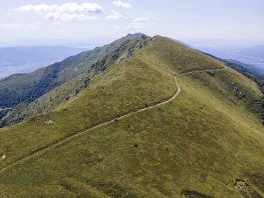 Bulgaristan 'ın Blagoevgrad bölgesindeki Belasitsa Dağı' nın şaşırtıcı hava manzarası