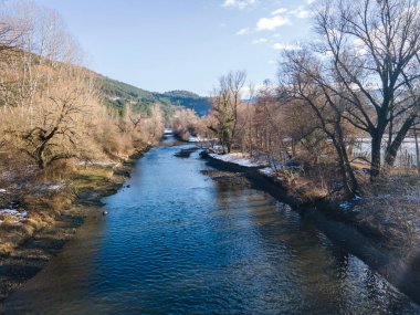 Bulgaristan 'ın başkenti Sofya' daki Pancharevo Gölü 'nün kış manzarası
