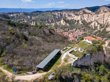 Bulgaristan 'ın Blagoevgrad bölgesinin tarihi Melnik kasabasının hava manzarası