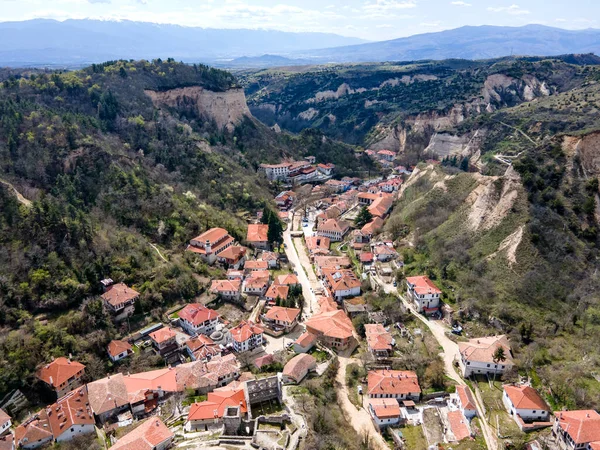 ブルガリア ブラゴエヴグラード州メルニクの歴史的な町の空中ビュー — ストック写真