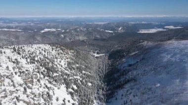 Bulgaristan 'ın Malyovitsa zirvesi yakınlarındaki Rila Dağı' nın şaşırtıcı kış manzarası