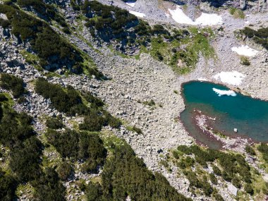 Bulgaristan 'ın Ürkütücü Göl yakınlarındaki Rila Dağı' nın şaşırtıcı hava manzarası