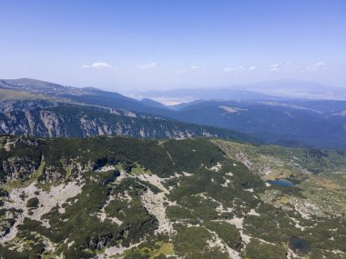 Bulgaristan 'ın Ürkütücü Göl yakınlarındaki Rila Dağı' nın şaşırtıcı hava manzarası