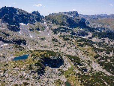 Bulgaristan 'ın Ürkütücü Göl yakınlarındaki Rila Dağı' nın şaşırtıcı hava manzarası