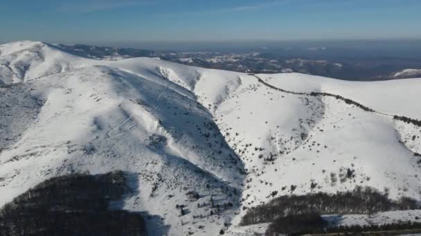 Amazing Aerial Winter View Balkan Mountains Beklemeto Pass Bulgaria — Stockvideo
