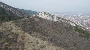 Bulgaristan 'ın Filibe Bölgesi Asenovgrad yakınlarındaki Selanik Kilisesi' nden Aziz Demetrius 'un hava manzarası