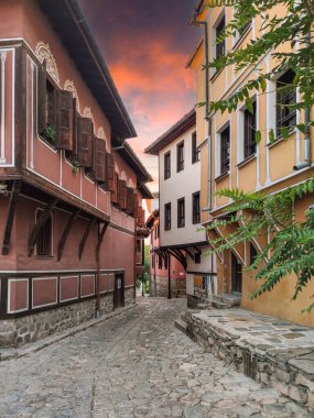 PLOVDIV, BULGARIA - 4 Eylül 2020: Bulgaristan 'ın eski Plovdiv kentinin şaşırtıcı günbatımı manzarası