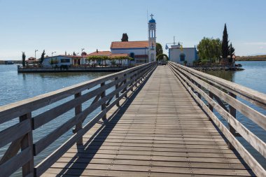 Porto Lagos, Yunanistan - 23 Eylül 2017: Saint Nicholas Porto Lagos, Doğu Makedonya ve Trakya, Yunanistan iki ada üzerinde bulunan manastır