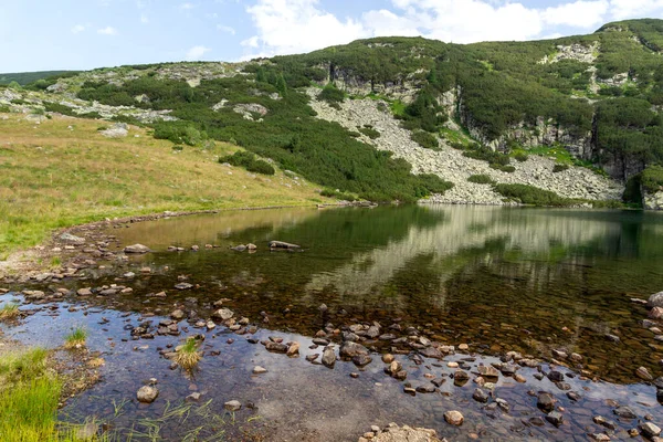 Hämmästyttävä Maisema Rila Mountain Lähellä Yonchevo Järvi Bulgaria — kuvapankkivalokuva