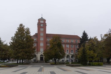 PLEVEN, BULGARIA - 8 Kasım 2020: Bulgaristan 'ın Plevne kentinin panoramik manzarası