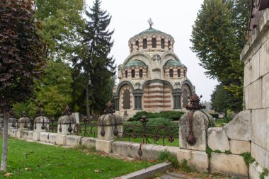 PLEVEN, BULGARIA - 8 Kasım 2020: Bulgaristan 'ın Plevne kentinin panoramik manzarası