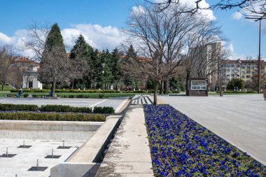 SOFYA, BULGARIA - 18 Mart 2023: Bulgaristan 'ın Ulusal Kültür Sarayı çevresindeki Sofya Şehri' nin inanılmaz manzarası