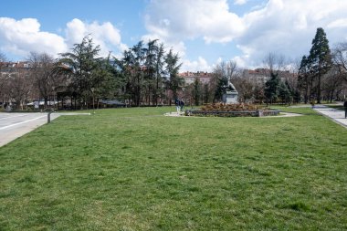 SOFYA, BULGARIA - 18 Mart 2023: Bulgaristan 'ın Ulusal Kültür Sarayı çevresindeki Sofya Şehri' nin inanılmaz manzarası
