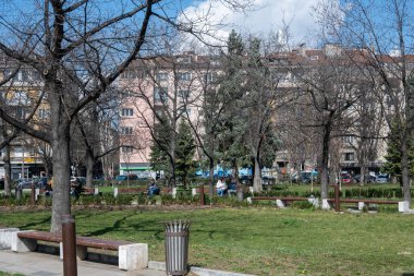 SOFYA, BULGARIA - 18 Mart 2023: Bulgaristan 'ın Ulusal Kültür Sarayı çevresindeki Sofya Şehri' nin inanılmaz manzarası