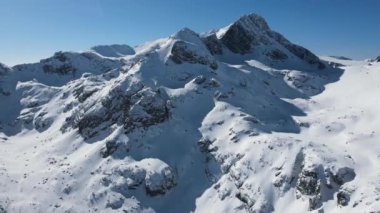 Bulgaristan 'ın Malyovitsa zirvesi yakınlarındaki Rila Dağı' nın şaşırtıcı kış manzarası