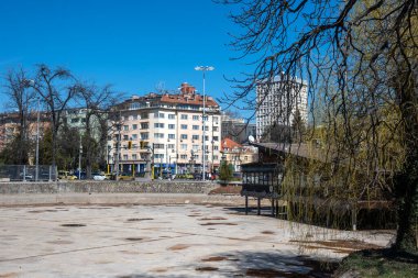 SOFYA, BULGARIA - 19 Mart 2023: Bulgaristan 'ın Sofya kentinde Borisova gradina' nın (Boris Garden) şaşırtıcı bahar manzarası