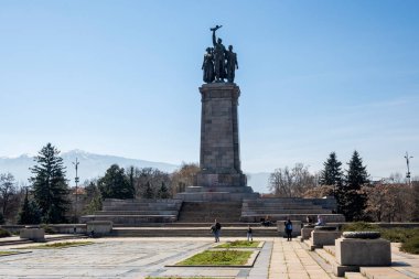SOFYA, BULGARIA - 19 Mart 2023: Bulgaristan 'ın Sofya kentindeki Sovyet Ordusu Anıtı