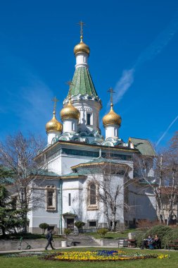 SOFYA, BULGARIA - 19 Mart 2023: Bulgaristan 'ın Sofya kentinde Rus Kilisesi' nin İnşa ve Altın Kubbeleri