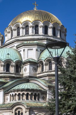 SOFYA, BULGARIA - 19 Mart 2023: Bulgaristan 'ın Sofya kentindeki Katedral Aziz Alexander Nevski' nin muhteşem manzarası