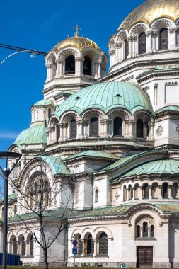 SOFYA, BULGARIA - 19 Mart 2023: Bulgaristan 'ın Sofya kentindeki Katedral Aziz Alexander Nevski' nin muhteşem manzarası