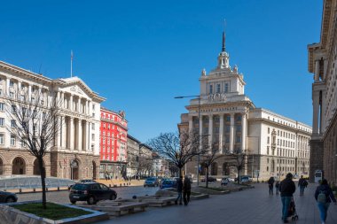 SOFYA, BULGARIA - 19 Mart 2023: Bulgaristan 'ın Sofya kentindeki Nezavisiest (Bağımsızlık) Meydanı Panoraması