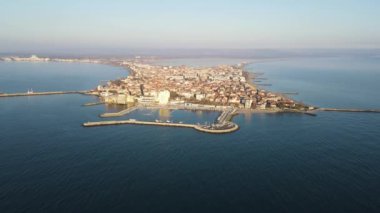 Bulgaristan 'ın Burgaz Bölgesi' nin Pomorie kentinin İnanılmaz Hava Gündoğumu manzaralı kasabası 