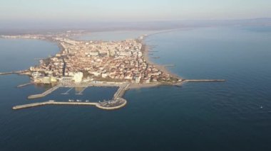 Bulgaristan 'ın Burgaz Bölgesi' nin Pomorie kentinin İnanılmaz Hava Gündoğumu manzaralı kasabası 
