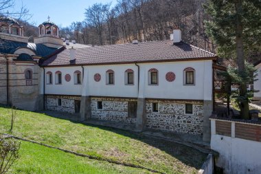 Bulgaristan 'ın başkenti Sofya' daki Lyulin Dağı 'ndaki Kutsal Üçlü Manastırı' na adanmış Ortodoks Divotino Manastırı