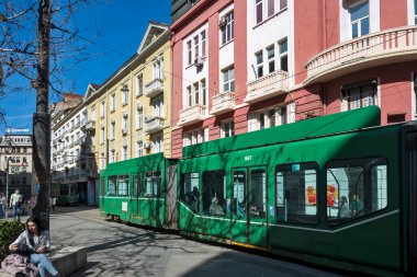 SOFYA, BULGARIA - 19 Mart 2023: Bulgaristan 'ın Sofya kentindeki Graf Ignatiev caddesinin panoramik manzarası