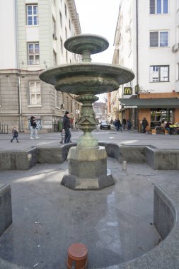 SOFYA, BULGARIA - 19 Mart 2023: Bulgaristan 'ın Sofya kentindeki Graf Ignatiev caddesinin panoramik manzarası