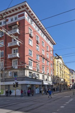 SOFYA, BULGARIA - 19 Mart 2023: Bulgaristan 'ın Sofya kentindeki Graf Ignatiev caddesinin panoramik manzarası