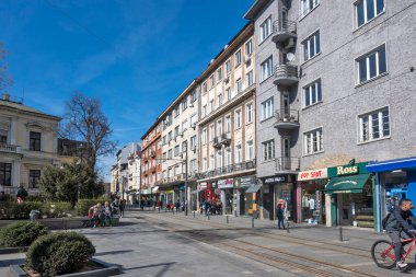 SOFYA, BULGARIA - 19 Mart 2023: Bulgaristan 'ın Sofya kentindeki Graf Ignatiev caddesinin panoramik manzarası