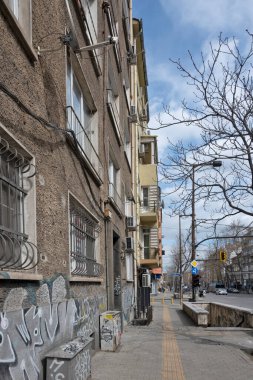 SOFYA, BULGARIA - 31 Mart 2023: Bulgaristan 'ın Sofya kentindeki Rakovski caddesinin panoramik manzarası