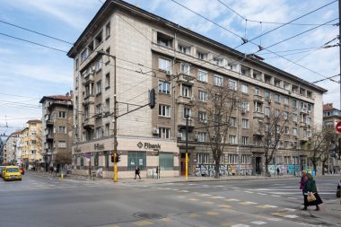 SOFYA, BULGARIA - 31 Mart 2023: Bulgaristan 'ın Sofya kentindeki Rakovski caddesinin panoramik manzarası