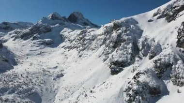 Bulgaristan 'ın Malyovitsa zirvesi yakınlarındaki Rila Dağı' nın şaşırtıcı kış manzarası