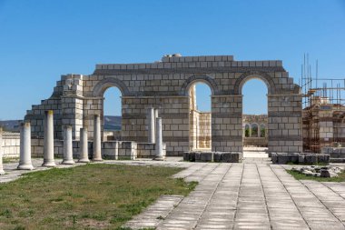Büyük Bazilika - ilk Bulgar İmparatorluğu Pliska, Bulgaristan başkenti yakınındaki Ortaçağ Avrupa'nın en büyük Hıristiyan Katedrali kalıntıları