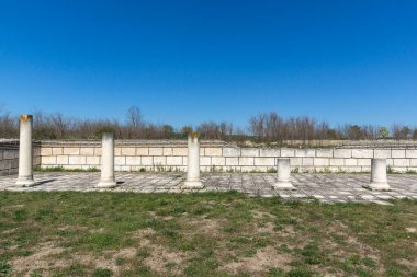 Büyük Bazilika - ilk Bulgar İmparatorluğu Pliska, Bulgaristan başkenti yakınındaki Ortaçağ Avrupa'nın en büyük Hıristiyan Katedrali kalıntıları