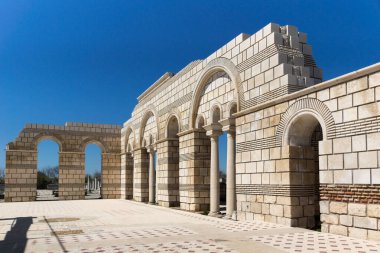 Büyük Bazilika - ilk Bulgar İmparatorluğu Pliska, Bulgaristan başkenti yakınındaki Ortaçağ Avrupa'nın en büyük Hıristiyan Katedrali kalıntıları