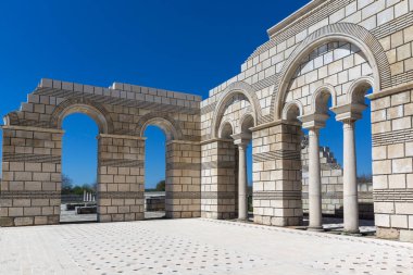 Büyük Bazilika - ilk Bulgar İmparatorluğu Pliska, Bulgaristan başkenti yakınındaki Ortaçağ Avrupa'nın en büyük Hıristiyan Katedrali kalıntıları