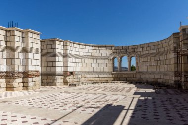 Büyük Bazilika - ilk Bulgar İmparatorluğu Pliska, Bulgaristan başkenti yakınındaki Ortaçağ Avrupa'nın en büyük Hıristiyan Katedrali kalıntıları