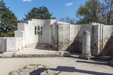 Harabeleri yuvarlak (altın) Kilisesi, St John, Preslav yakınındaki ikinci başkenti ilk Bulgar İmparatorluğu büyük Preslav, Bulgaristan