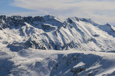 Bulgaristan 'ın Todorka tepesinden Pirin Dağı' nın muhteşem kış manzarası