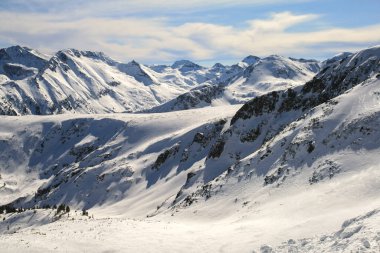 Bulgaristan 'ın Todorka tepesinden Pirin Dağı' nın muhteşem kış manzarası