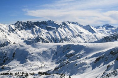 Bulgaristan 'ın Todorka tepesinden Pirin Dağı' nın muhteşem kış manzarası